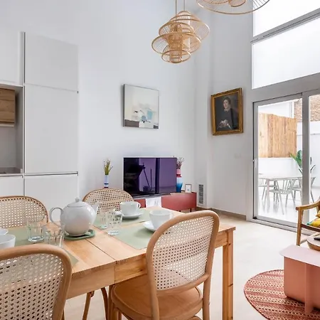 Pop Art Historia De Conde Negro Con Patio Privado Apartamento